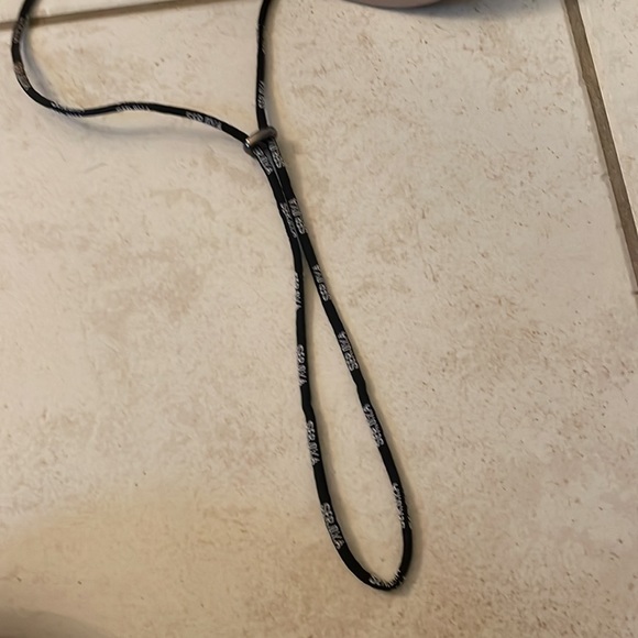 SER.O.YA fitted cap with chinstrap - Picture 2 of 4